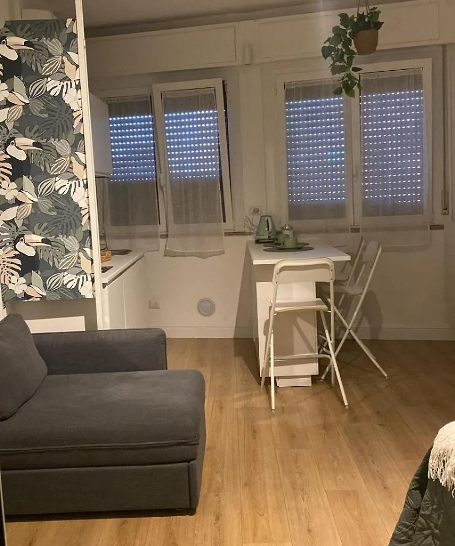 Apartment Design Moderno:Monolocale Spazioso Vicino Metro M2 Milan